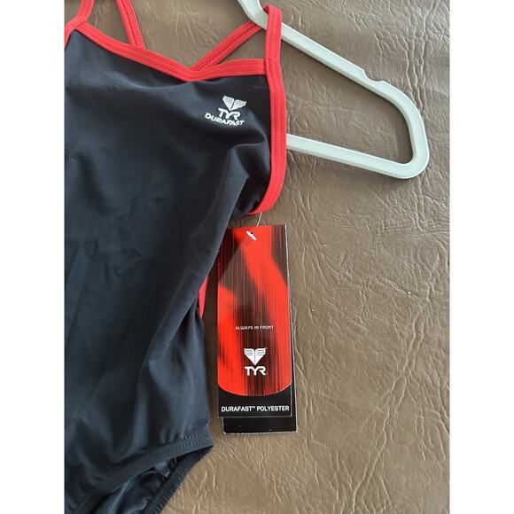 TYR Durafast Youth Solid Ringback 1pc Piece SwimSuit Black Red Trim Girls Sz 8 - Picture 4 of 4